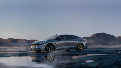 Новый автомобиль Lynk&co Z10